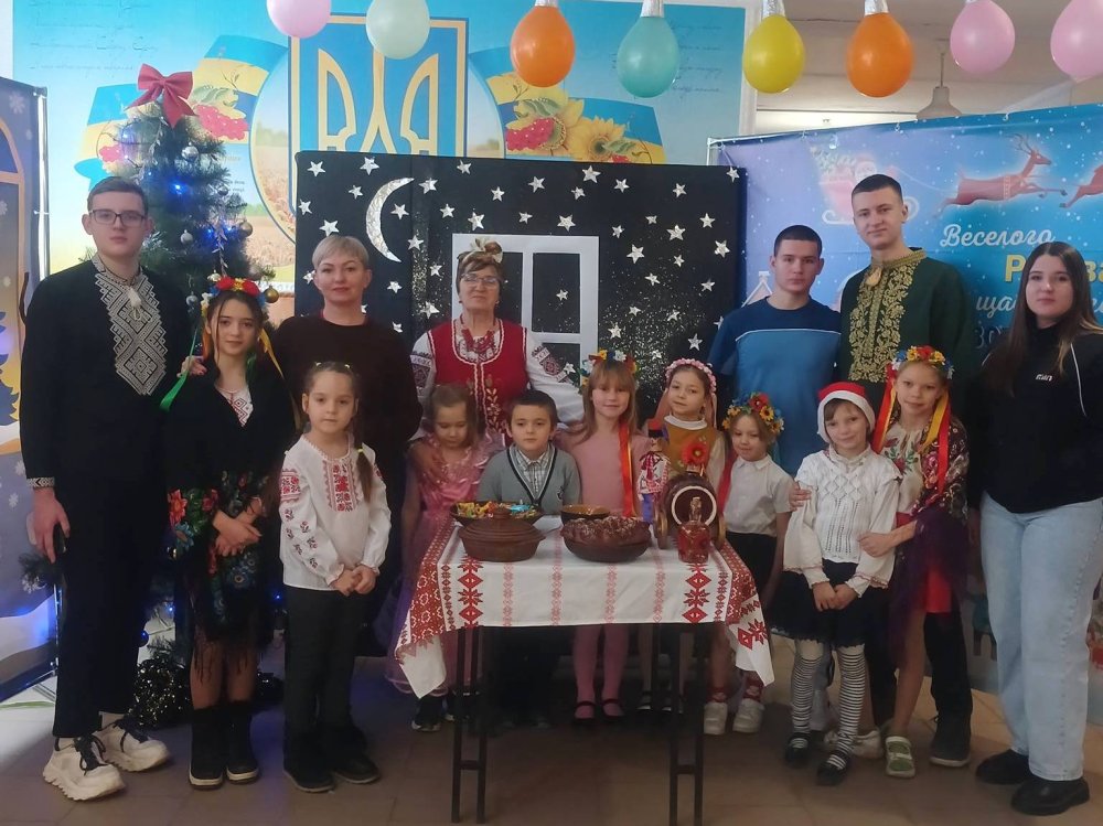 У Комісарівському ліцеї відбулося різдвяно-новорічне свято для дітей (фото)